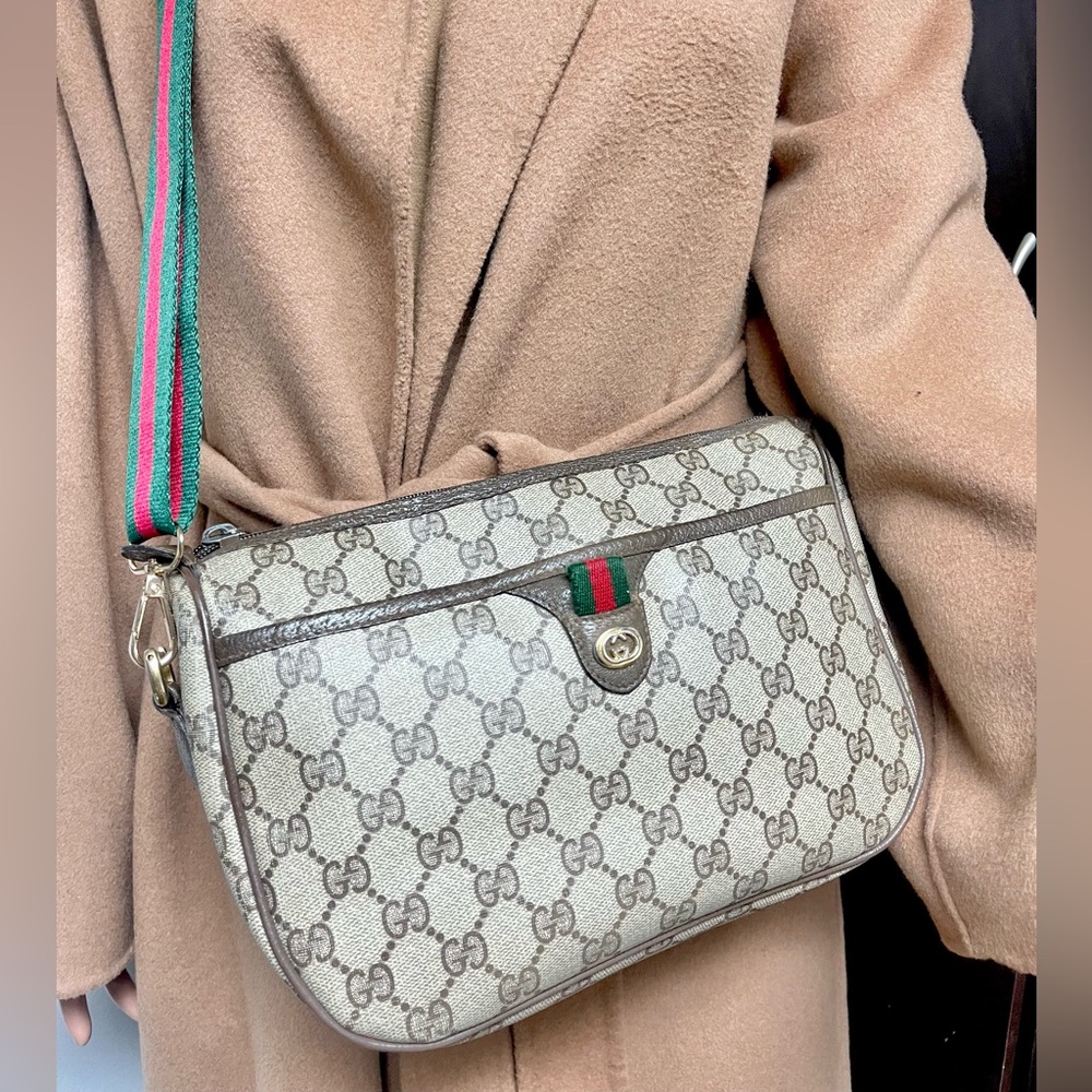 Authentic Gucci vintage web sherry line crossbody bag (WN20)